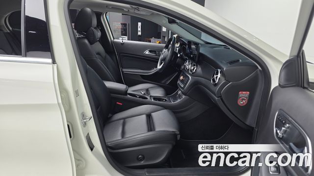 Mercedes-Benz GLA-Class (X156) GLA220 2018 — фото 15