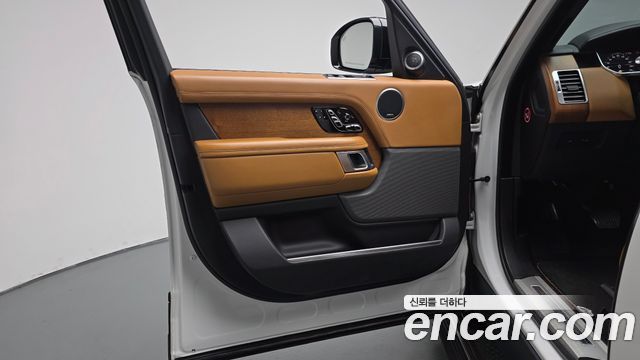 Land Rover Range Rover (IV) 4.4 SDV8 AB DIESEL 2019 — фото 24