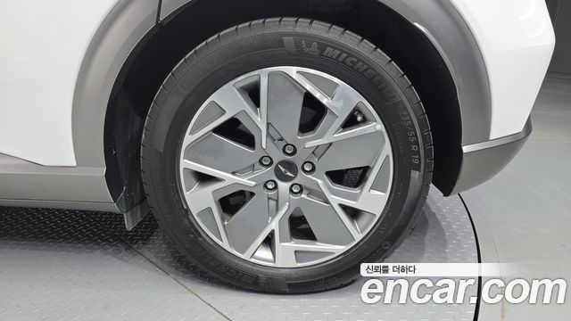 Genesis GV60 Standard 2023 — фото 5