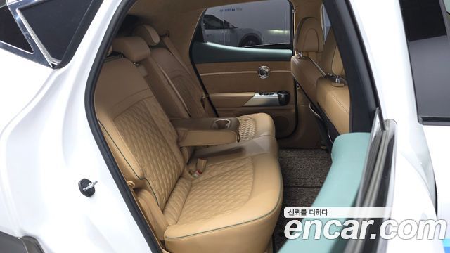 Genesis GV60 Standard 2023 — фото 12