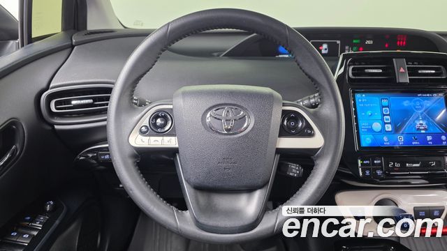 Toyota Prius (IV) 1.8 E 2017 — фото 17