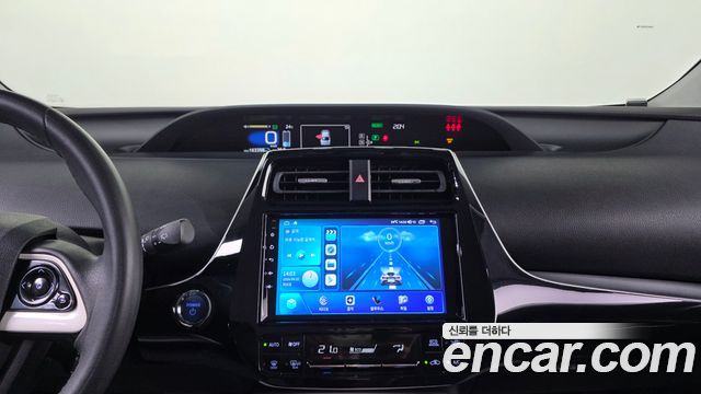 Toyota Prius (IV) 1.8 E 2017 — фото 18
