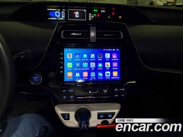 Toyota Prius (IV) 1.8 E 2017 — фото 19