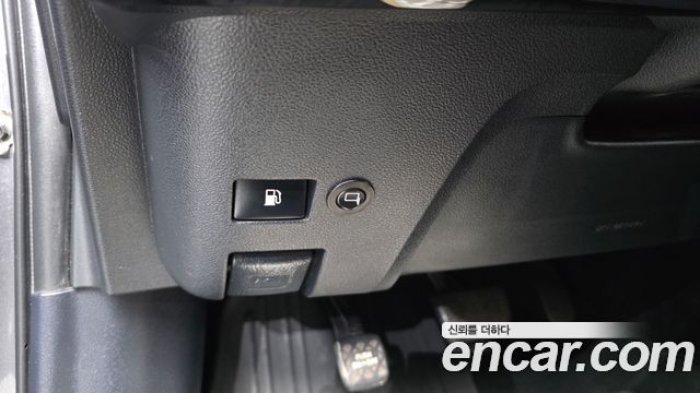 Toyota Prius (IV) 1.8 E 2017 — фото 22