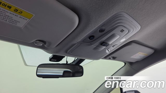 Toyota Prius (IV) 1.8 E 2017 — фото 23