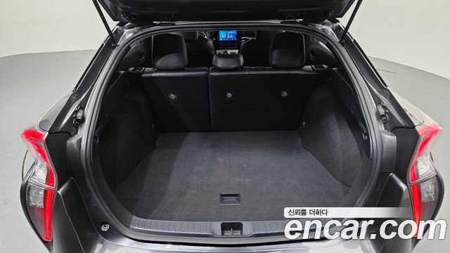 Toyota Prius (IV) 1.8 E 2017 — фото 24