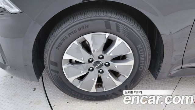 Kia K5 Hybrid (III) Trendy 2023 — фото 5