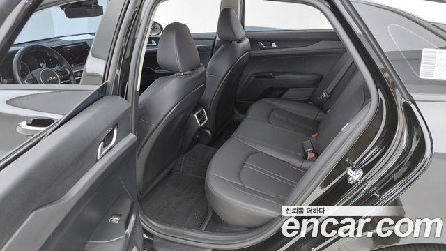 Kia K5 Hybrid (III) Trendy 2023 — фото 12