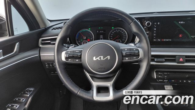 Kia K5 Hybrid (III) Trendy 2023 — фото 14