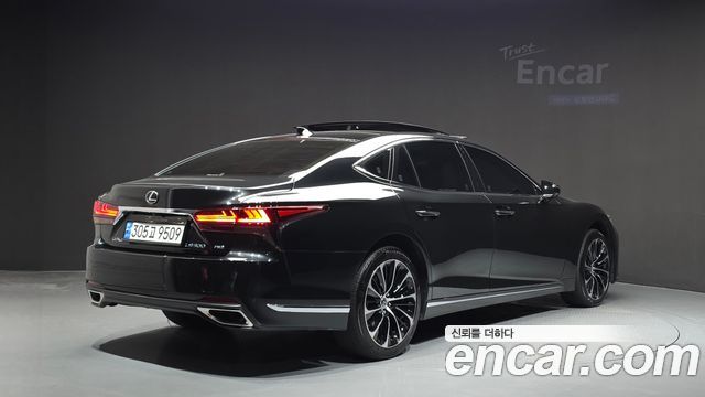 Lexus LS500 (V) 3.5 Luxury AWD 2022 — фото 2