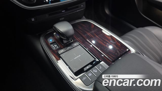 Lexus LS500 (V) 3.5 Luxury AWD 2022 — фото 9