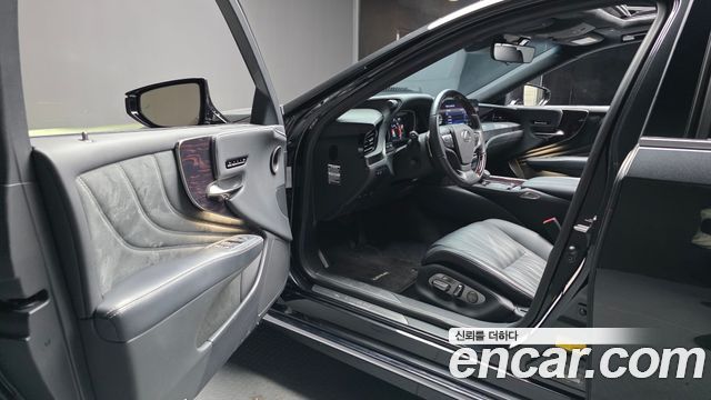 Lexus LS500 (V) 3.5 Luxury AWD 2022 — фото 10