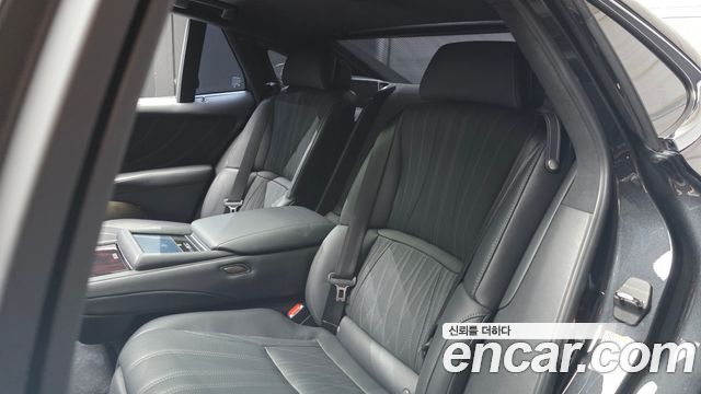 Lexus LS500 (V) 3.5 Luxury AWD 2022 — фото 16