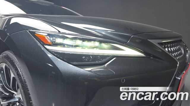 Lexus LS500 (V) 3.5 Luxury AWD 2022 — фото 28