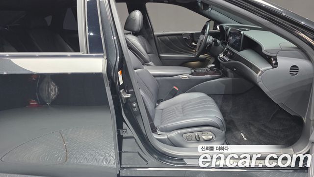 Lexus LS500 (V) 3.5 Luxury AWD 2022 — фото 32