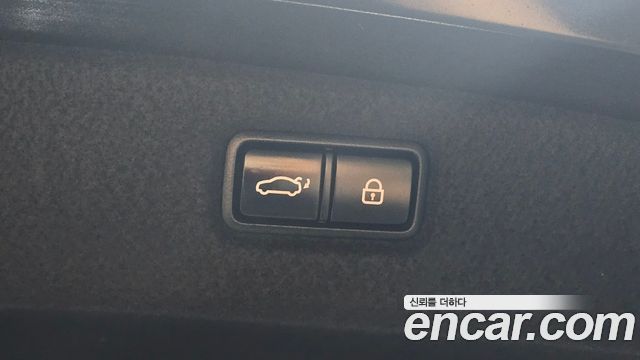 Genesis G90 3.8 AWD Prestige 2019 — фото 32