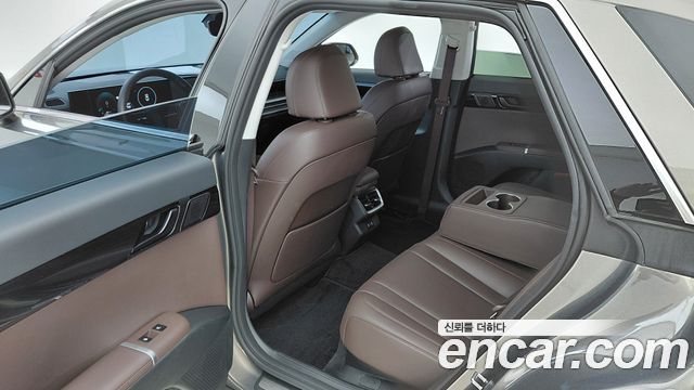 Hyundai Grandeur (GN7) 2,5 Gasoline 2WD Premium 2023 — фото 12