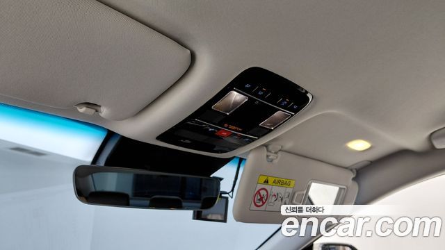 Hyundai Grandeur (GN7) 2,5 Gasoline 2WD Premium 2023 — фото 18