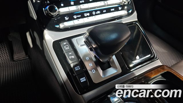 Genesis EQ900 3.3 T-GDI AWD Prestige 2016 — фото 9