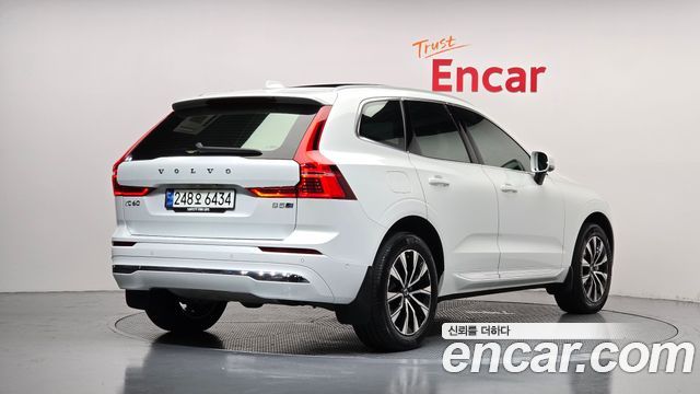 Volvo XC60 (II) B5 Ultimate Bright 2024 — фото 2