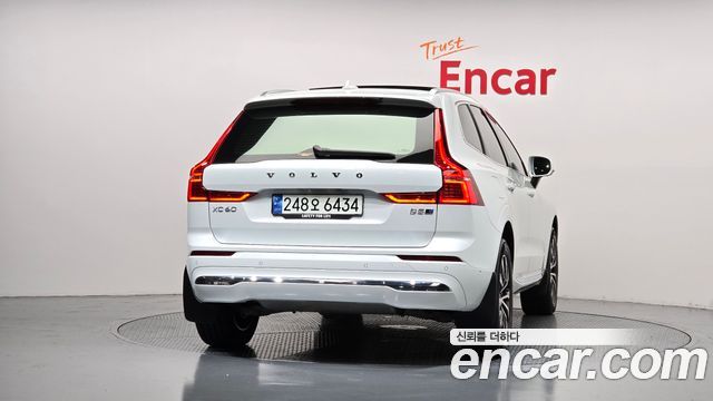 Volvo XC60 (II) B5 Ultimate Bright 2024 — фото 4
