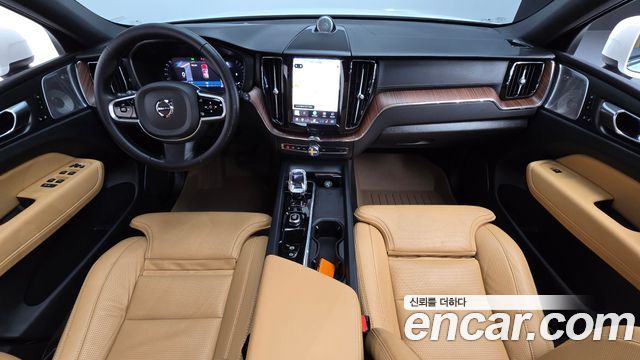 Volvo XC60 (II) B5 Ultimate Bright 2024 — фото 7