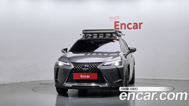 Lexus UX250h 2.0 2WD 2021 — фото 3