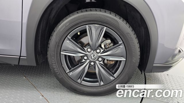 Lexus UX250h 2.0 2WD 2021 — фото 21