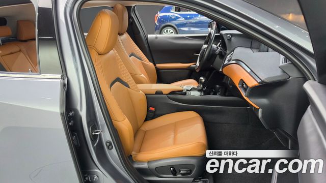 Lexus UX250h 2.0 2WD 2021 — фото 26