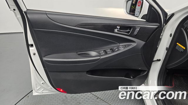 Hyundai Sonata The Brilliant CVVL Premium 2013 — фото 24