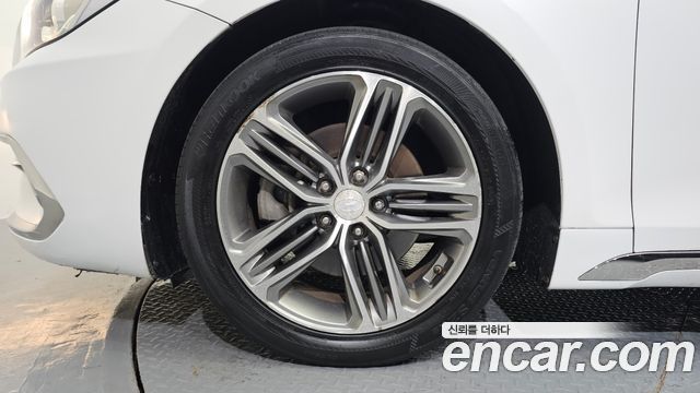 Hyundai Grandeur (IG) 3.0 Modren Basic (Rental car) 2018 — фото 5