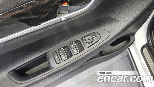 Hyundai Grandeur (IG) 3.0 Modren Basic (Rental car) 2018 — фото 13