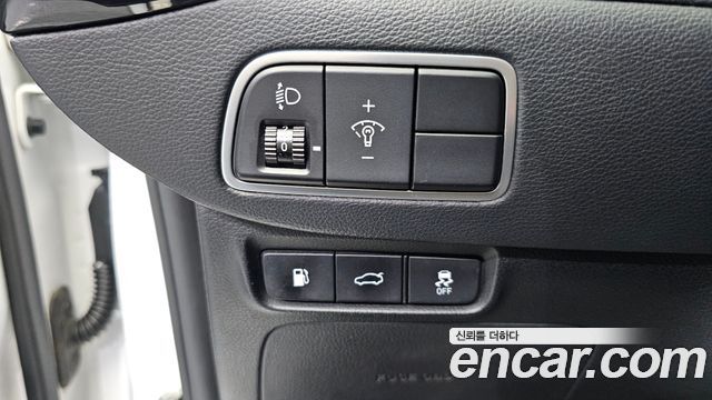Hyundai Grandeur (IG) 3.0 Modren Basic (Rental car) 2018 — фото 14