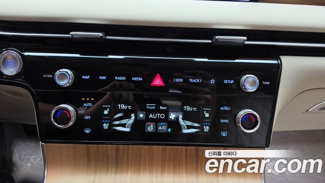 Genesis G80 (RG3) Gasoline 2.5 Turbo AWD 2025 — фото 18