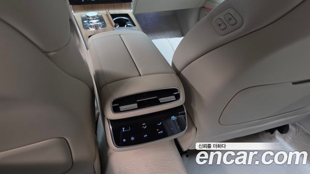Genesis G80 (RG3) Gasoline 2.5 Turbo AWD 2025 — фото 36