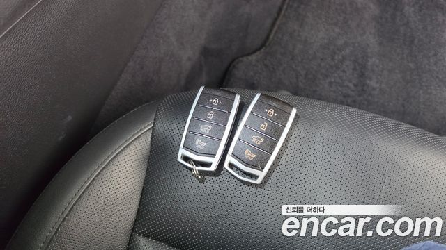 Genesis G80 3.3 GDI AWD Premium Luxury 2019 — фото 16