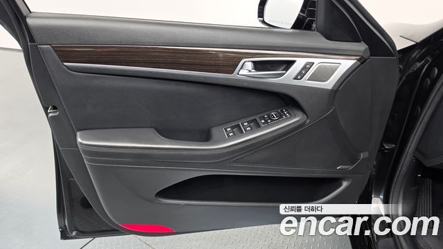 Genesis G80 3.3 GDI AWD Premium Luxury 2019 — фото 24