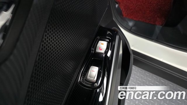 KG Mobility (SsangYong) Tivoli LX 2WD 2017 — фото 17
