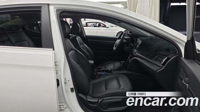Hyundai Avante (AD) 1.6 GDI Premium 2016 — фото 15