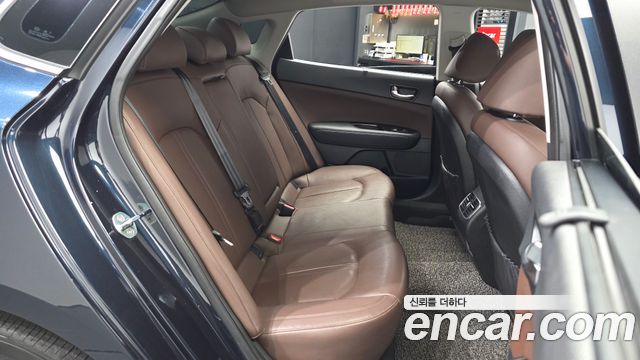 Kia K5 (II) 2.0 SX Noblesse 2016 — фото 11