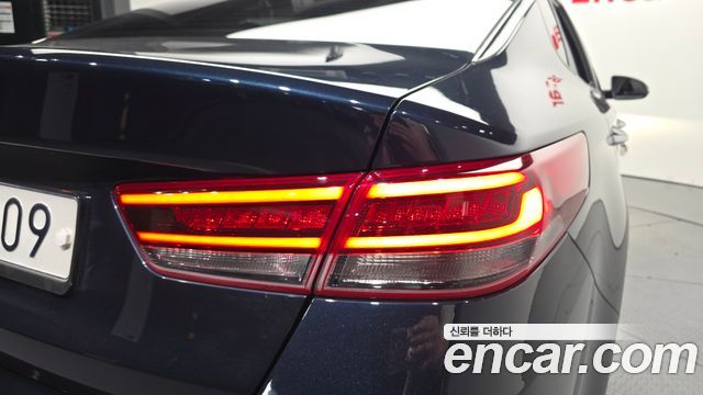 Kia K5 (II) 2.0 SX Noblesse 2016 — фото 23