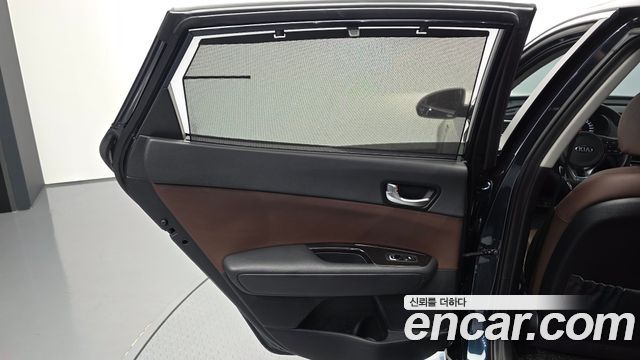 Kia K5 (II) 2.0 SX Noblesse 2016 — фото 25
