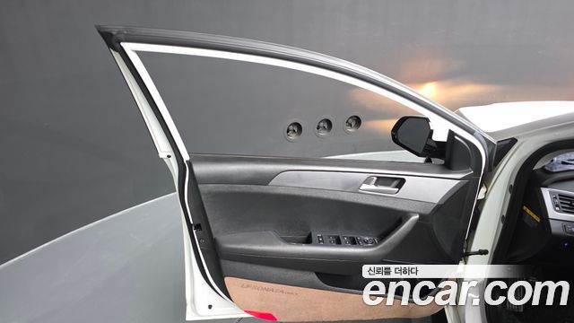 Hyundai Sonata (LF) LPI Premium Special 2015 — фото 24