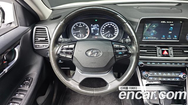 Hyundai Grandeur (IG) 2.4 Premium 2019 — фото 13