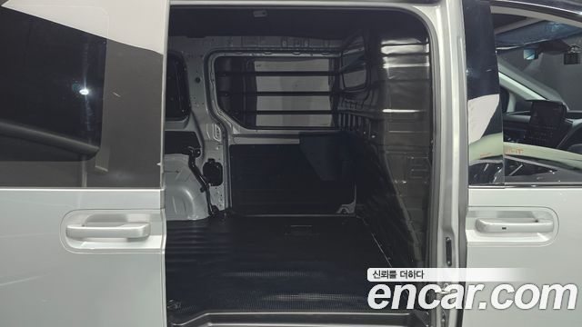 Hyundai Staria Cargo 3-Seater Modern 2023 — фото 12