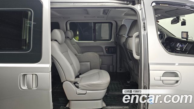 Hyundai Grand Starex Wagon 12-Seater Modern 2021 — фото 11