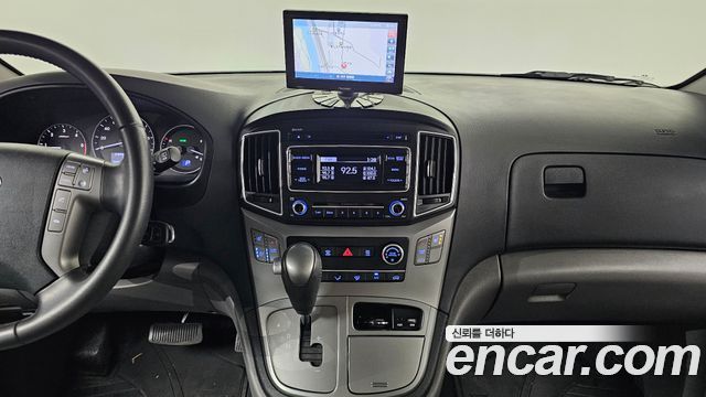 Hyundai Grand Starex Wagon 12-Seater Modern 2021 — фото 13