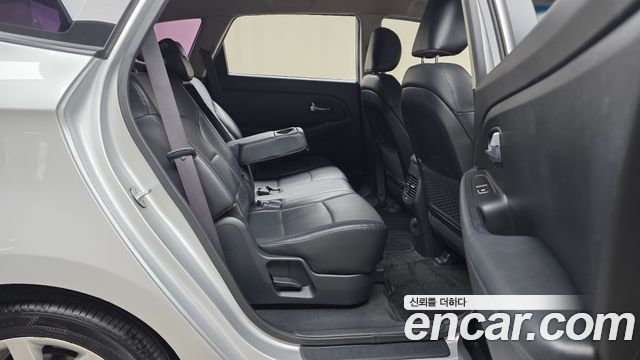 Kia Carens 2.0 LPi Luxury 2015 — фото 11