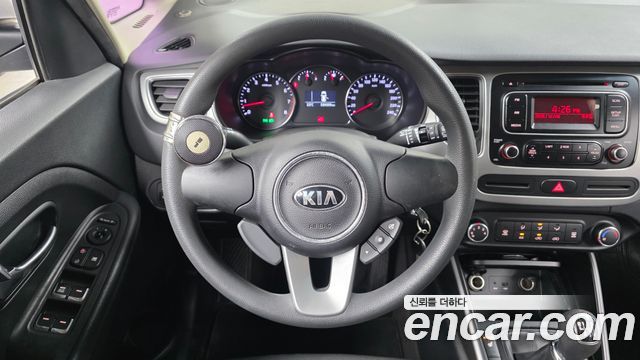 Kia Carens 2.0 LPi Luxury 2015 — фото 15