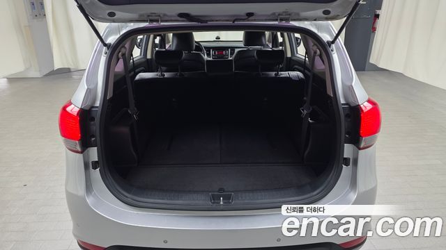 Kia Carens 2.0 LPi Luxury 2015 — фото 16